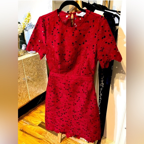 DVF Guipure Camelia Flower Dress - great condition size 4-8